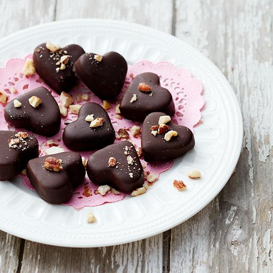 Hjerter dyppet i chokolade