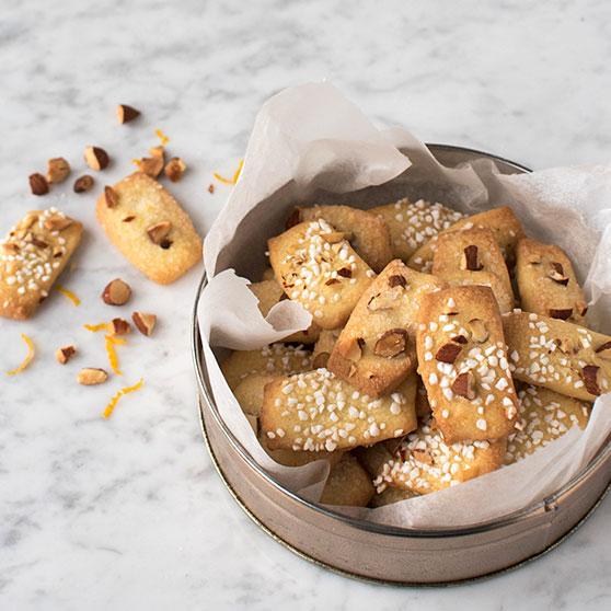 Finskbrød med appelsinskal og mandler