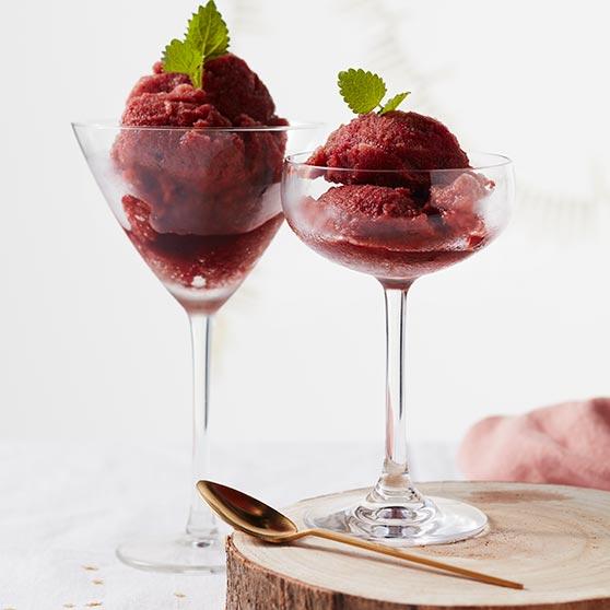 Sorbet med hindbær og et strejf af lakrids