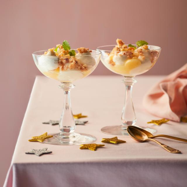 Pasjonsostekake med lemoncurd og nøttecrumble