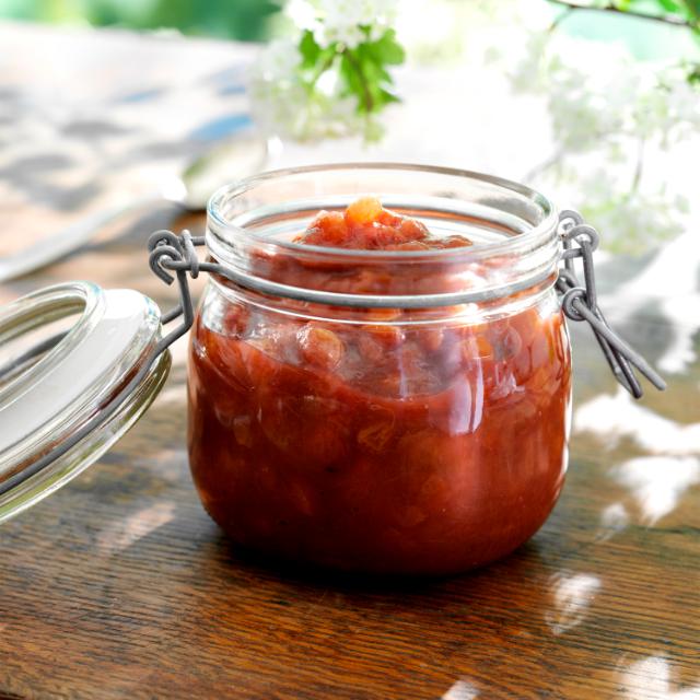 Rhubarb chutney