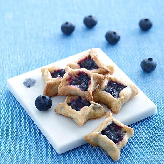Blueberry pie bites