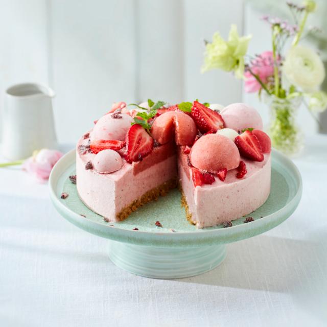 Jordbærcheesecake med rabarberkompot